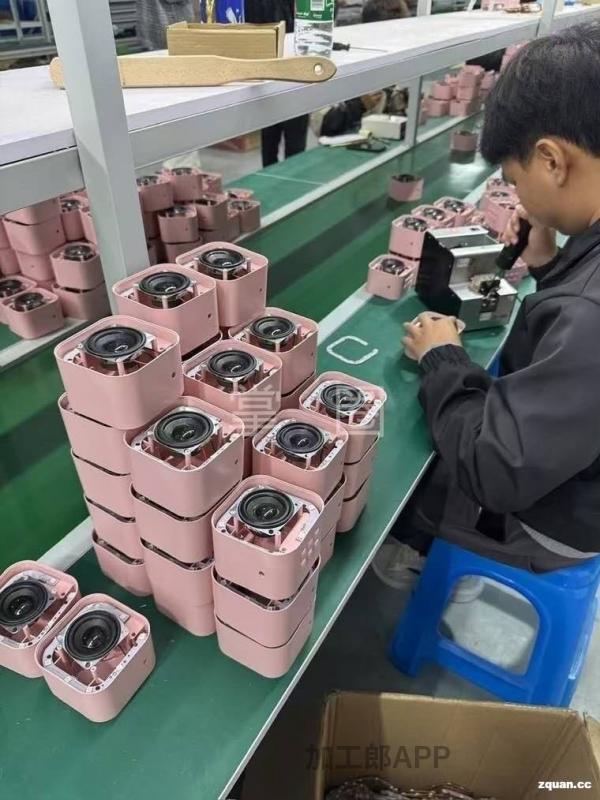 手工外发农村城乡 组装蓝牙音响及灯饰产品