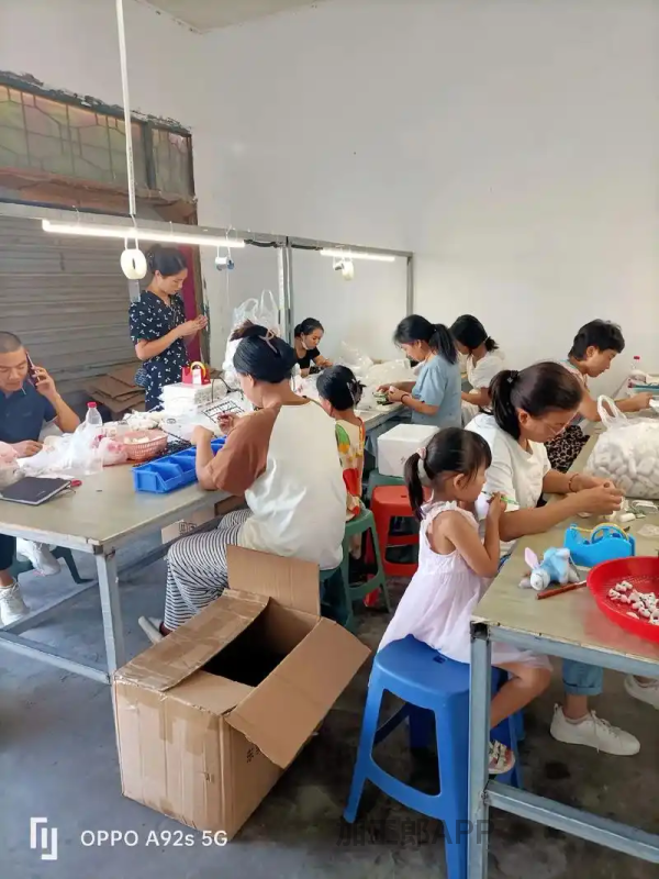 灯饰品迷你风扇蓝牙音响组装外发加工