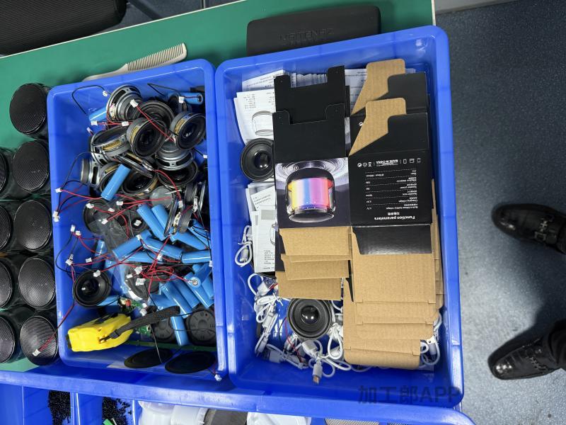 迷你蓝牙音响寻各地手工组装代工迷你蓝牙音响耳机寻各地手工组装代工本厂现有大量