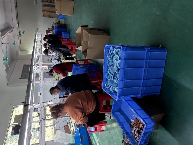 迷你蓝牙音响寻各地手工组装代工迷你蓝牙音响耳机寻各地手工组装代工本厂现有大量