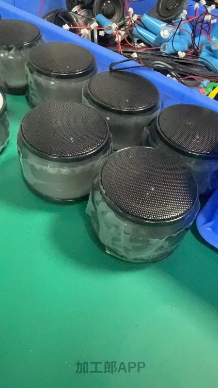 迷你蓝牙音响耳机寻各地手工组装代工迷你蓝牙音响耳机寻各地手工组装代工本厂现有