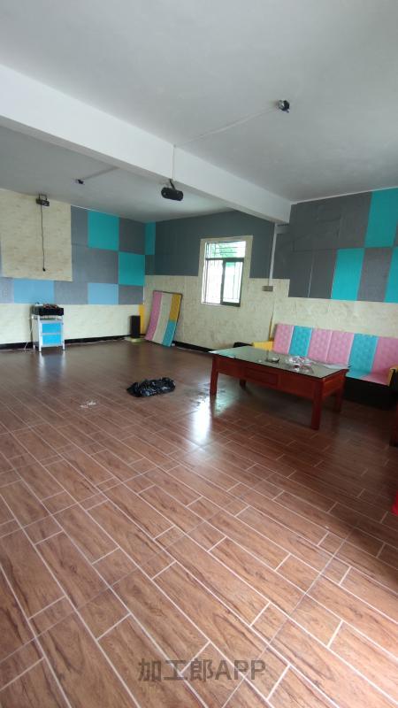 小作坊5人接外发活