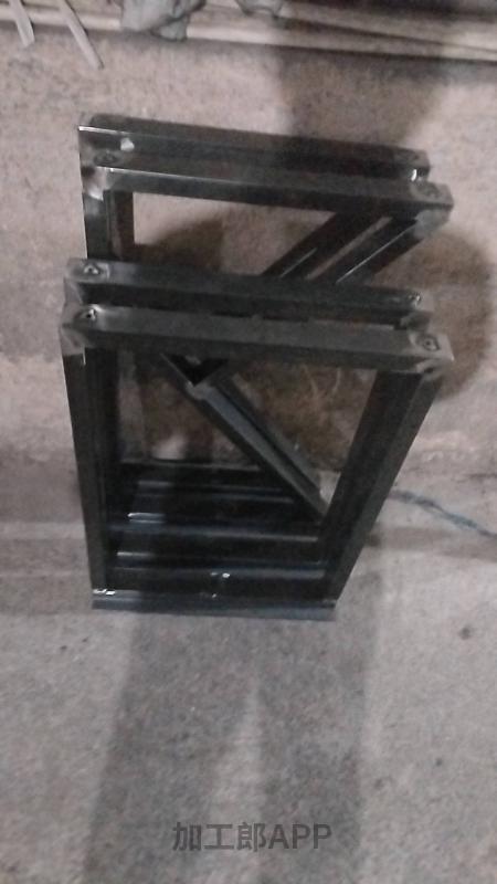 承接各种铁艺桌脚定制，不锈钢屏风，玄关，门窗等