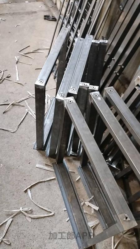 承接各种铁艺桌脚定制，不锈钢屏风，玄关，门窗等