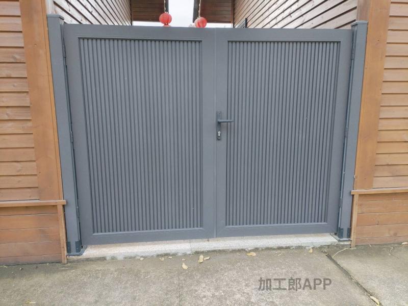 承接各种铁艺桌脚定制，不锈钢屏风，玄关，门窗等