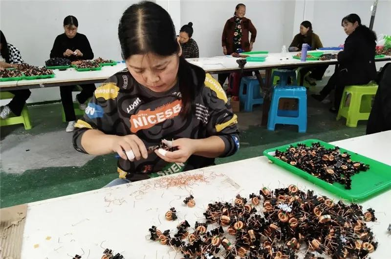 承接各类电器小部件组装剩余人工充足100