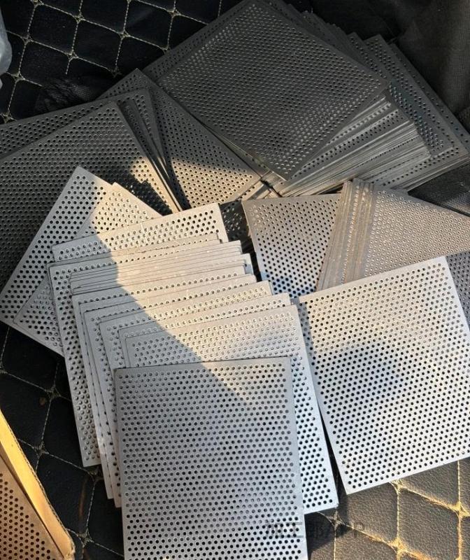 20年老师傅承接铁板钢板铝板冲孔加工自家干了20多年冲孔加工，手艺扎实，价格