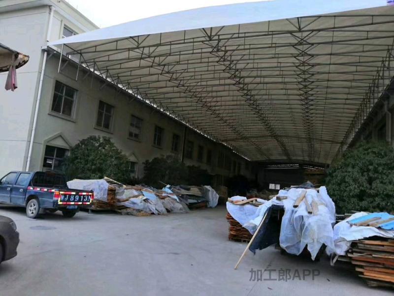 专业定做推拉伸缩雨棚厂房仓库移动雨棚，防雨防晒，坚固耐用，可按需定制尺寸。

