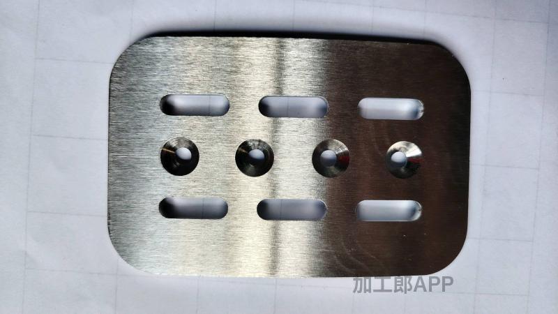 承接钣金激光切割加工，不锈钢拉丝，打磨，抛光业务