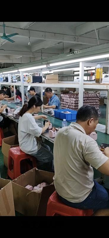 工厂直发，手工外包迷你蓝牙音响手工组装