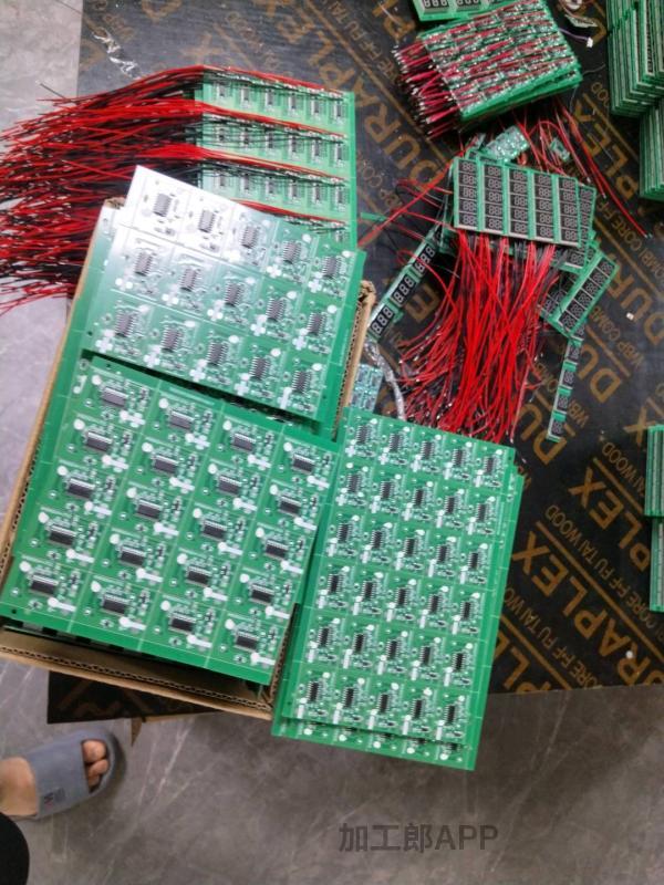 承接电子焊接插件PcB线束，