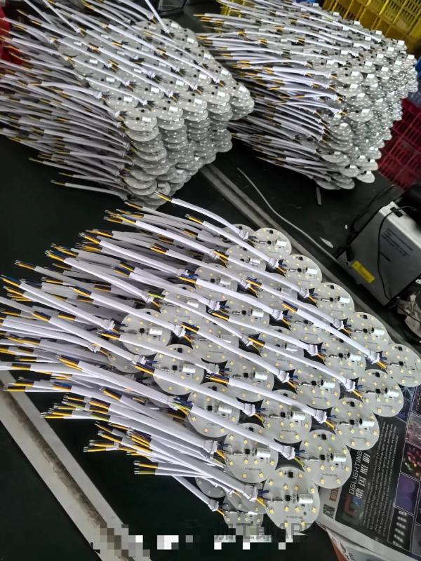 代工厂  接各类五金配件电子产品组装焊锡