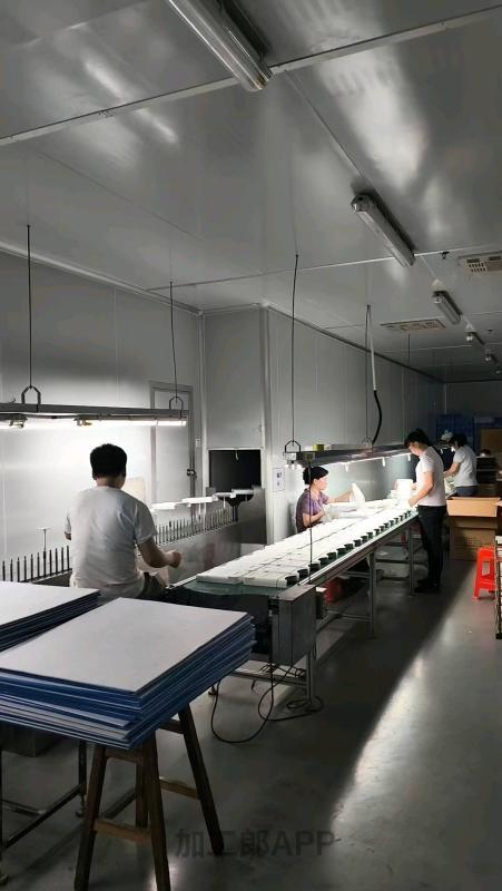 别再为喷油瑕疵发愁 全自动无尘喷油自研涂料，交本厂专注产品表面处理，拥有自研