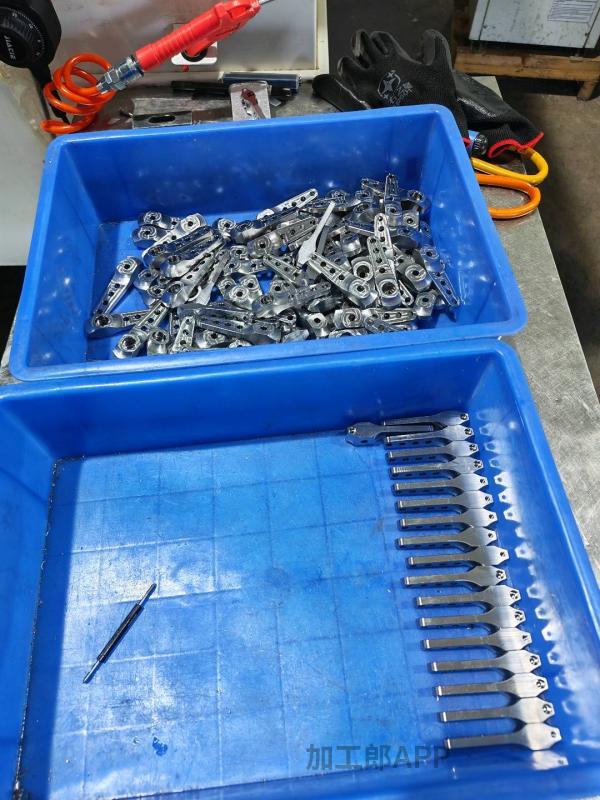 承接CNC精密加工铝铜不锈钢等非标件定制