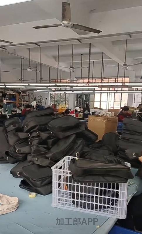 深圳市星沃手袋厂承接定制代加工包包手袋